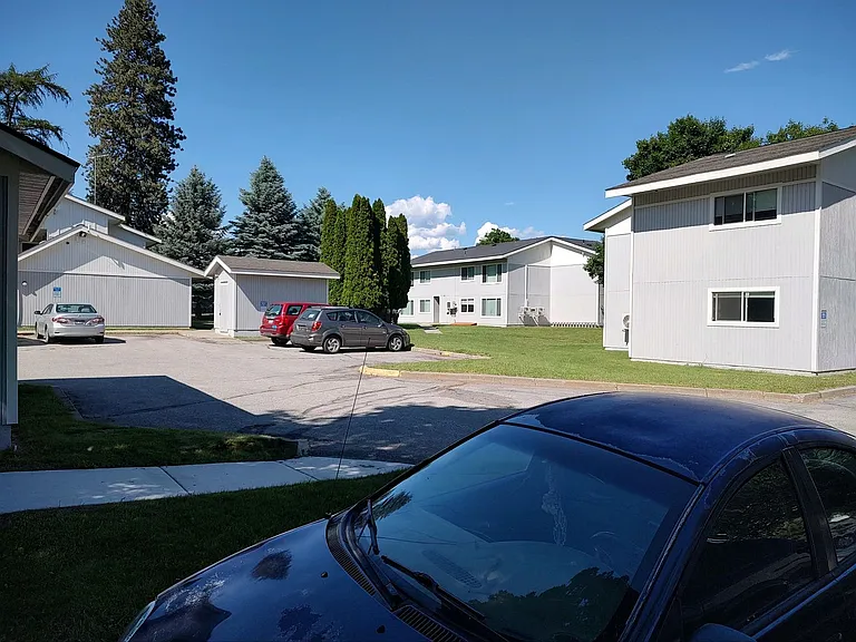 6686 Augusta St — Photo 1