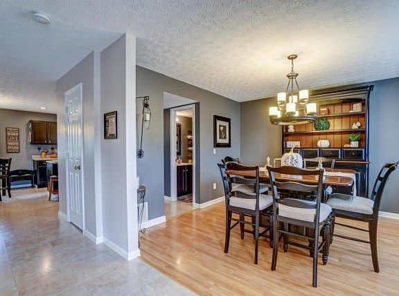 4th image of 1161 Pebble Brook Dr