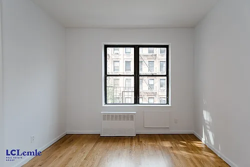 206 E 25th St #3FE Photo 1