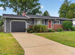 6 Saint Violet Dr, Saint Peters, MO 63376
