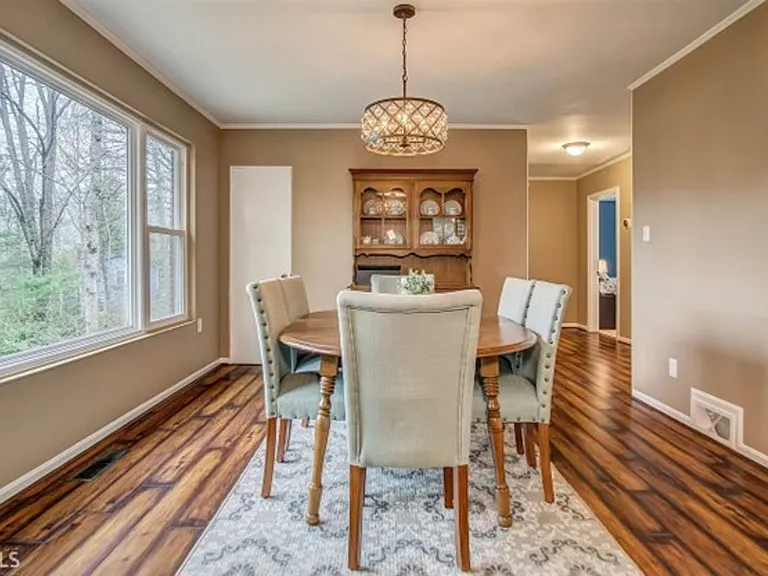 563 Mountain View Cir — Photo 9
