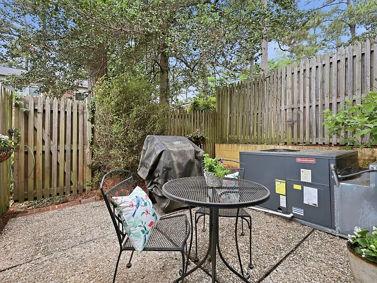 3733 Yorktown Pl — Photo 39