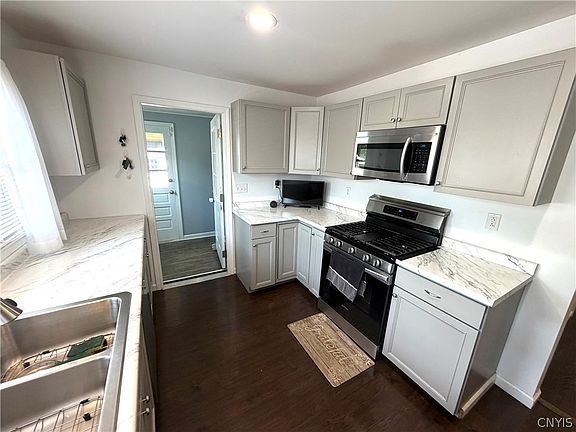 5th image of 2753 Centennial St