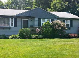 65 Rancocos Dr, Warwick, RI 02888