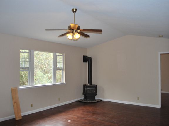 5th image of 16075 Mount Whitney Dr