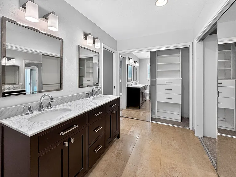 3221 Lunada Ln — Photo 37