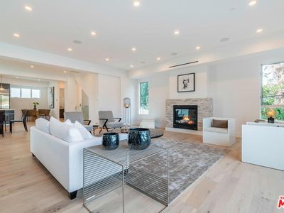 1548 S Carmelina Ave, Los Angeles, CA, 90025