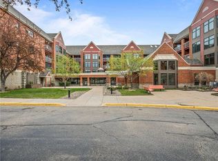 500 County Road B Rd W #113, Roseville, MN 55113
