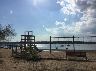 27 Leeds Dr, Port Washington, NY 11050