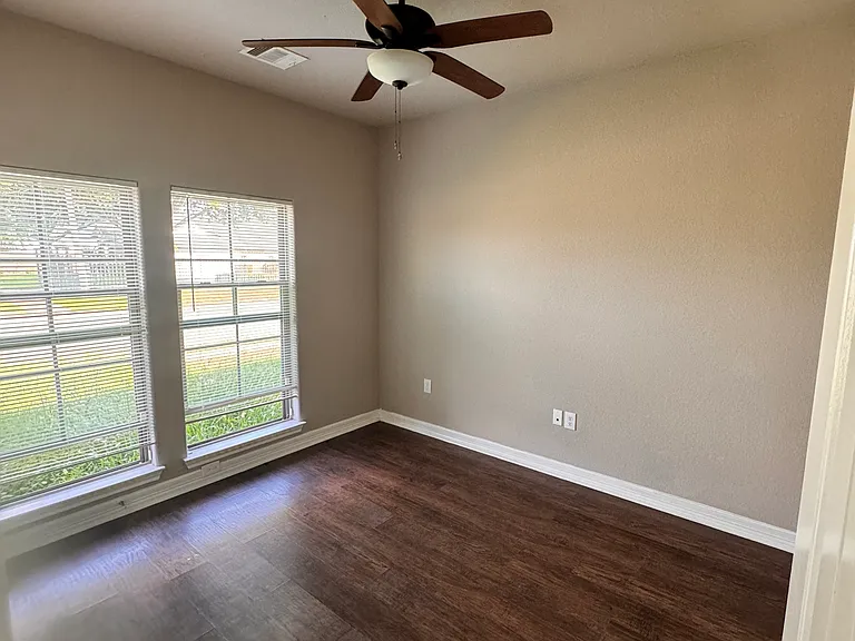 5301 Wylie St #B — Photo 2
