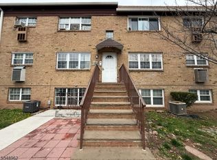 467 College Dr, Edison, NJ 08817