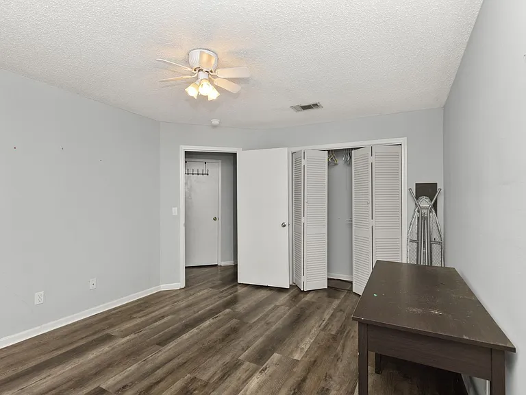 1009 Stonegate Dr #A — Photo 4