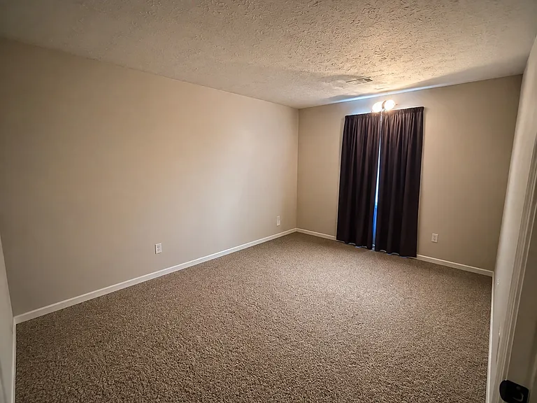 2915 Eagle Pointe Dr — Photo 7