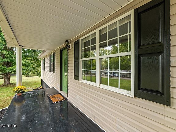 3rd image of 304 Overhill Dr