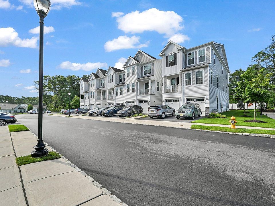 1st image of 260 Aspen Dr