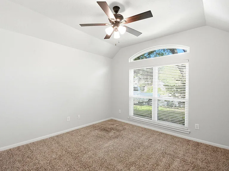 31710 Midlake Park — Photo 7