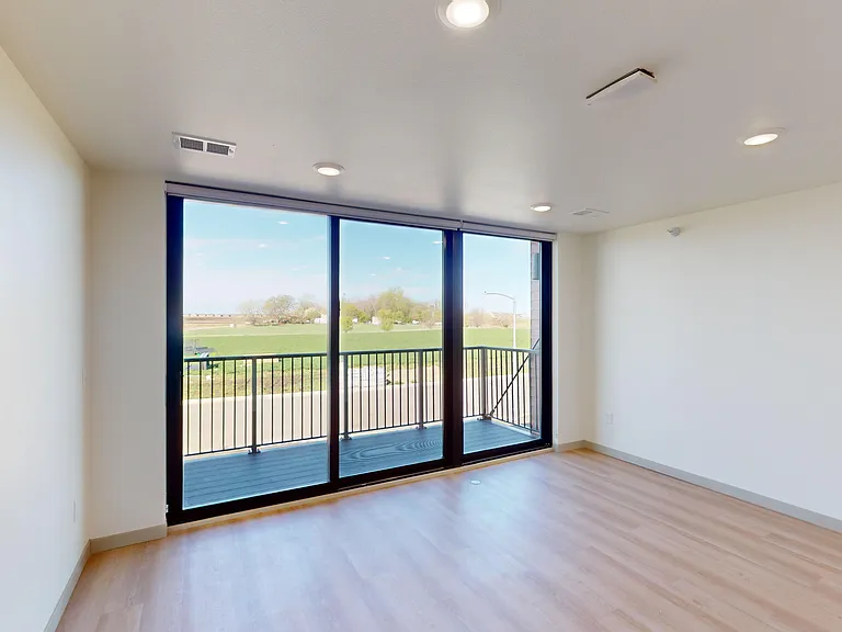6004 S Coneflower Ave #201 — Photo 7