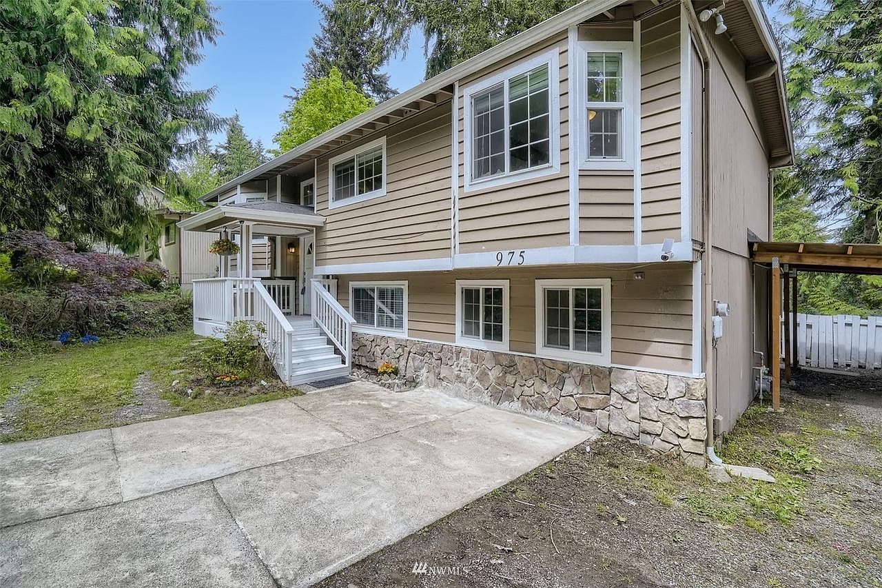 975 Wildwood Blvd SW UNIT A, Issaquah, WA 98027 | Zillow, image size:1280x853