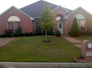6900 Tameron Trl, Fort Worth, TX 76132