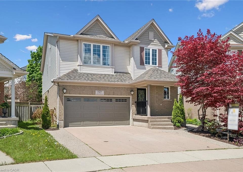 1st image of 707 Commonwealth Cres
