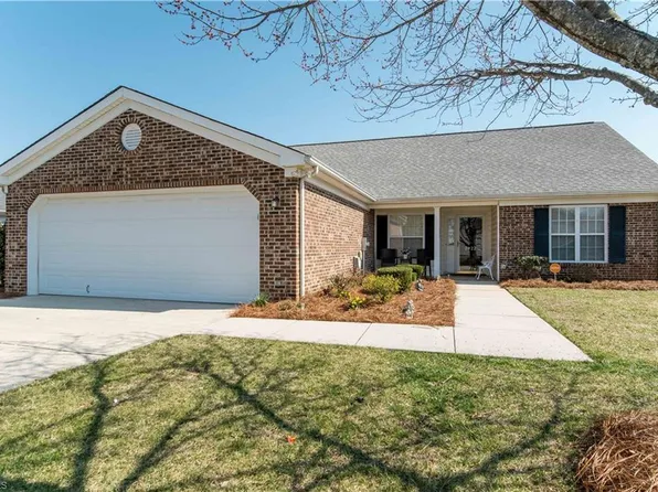 2922 Hearthstone Point Dr, High Point, NC 27265