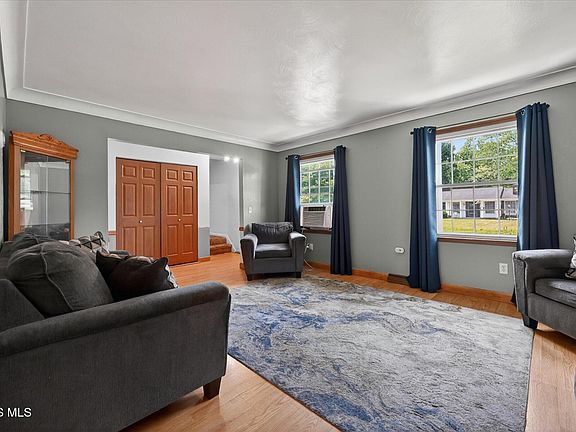 5th image of 4742 Imperial Dr