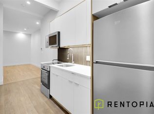 379 S 1st St #1D, Brooklyn, NY 11211