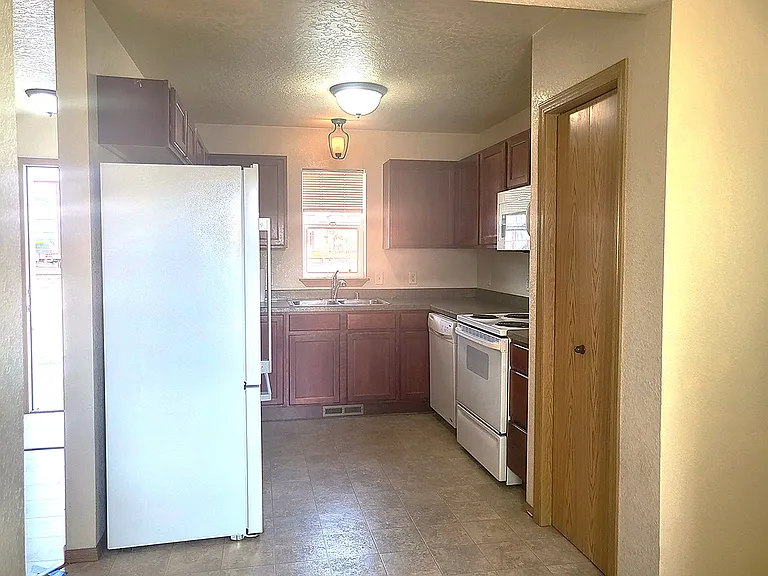 2201 Railroad St W #111 — Photo 3