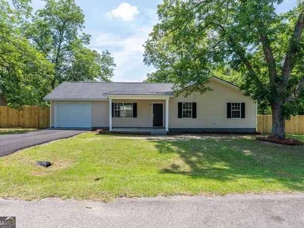 117 Royal Cir, Fitzgerald, GA 31750