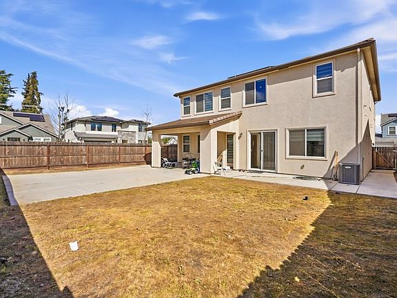 4th image of 4369 Icon Ave