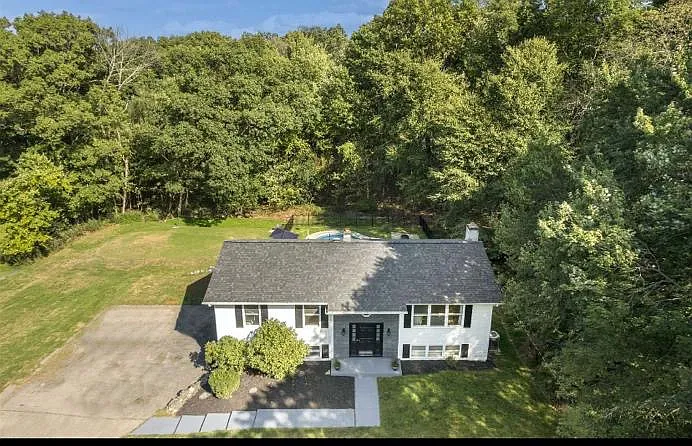 110 Mennella Rd — Photo 5