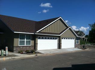 831 Bella Dr, Vadnais Heights, MN 55127