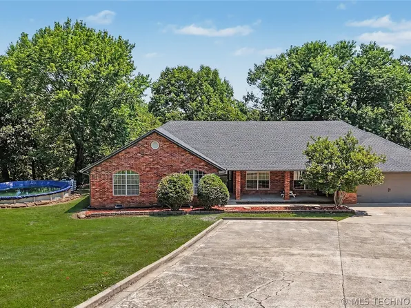 17094 W 795th Rd, Tahlequah, OK 74464