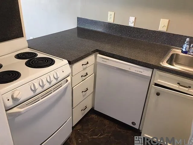 561 E State St #2 — Photo 23