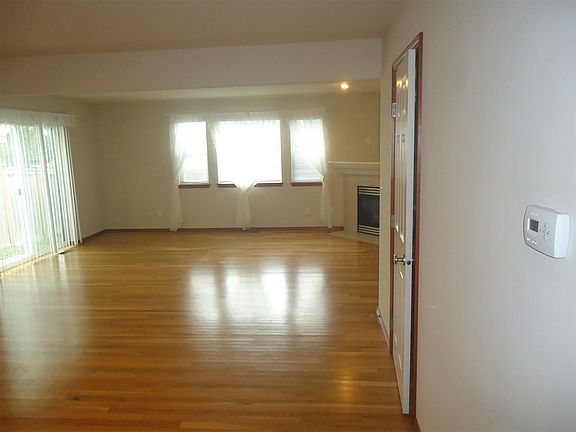 2nd image of 9019 1st St NE