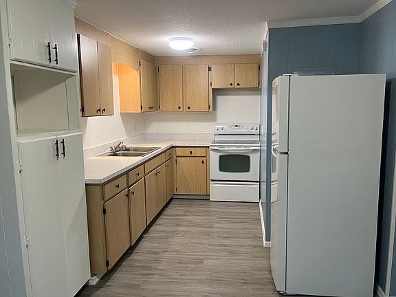 3rd image of 7493 Beckers Ln APT 9A