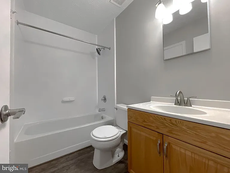 4232 Drake Ct — Photo 22