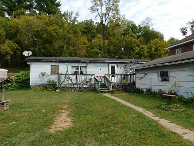 2nd image of 16972 Haydenville Rd