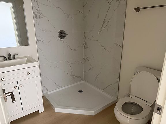 5th image of 701 S Grevillea Ave #9