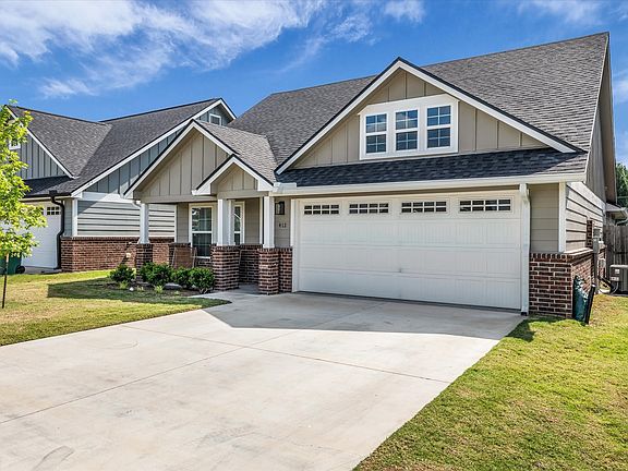 4th image of 412 Travis Dr