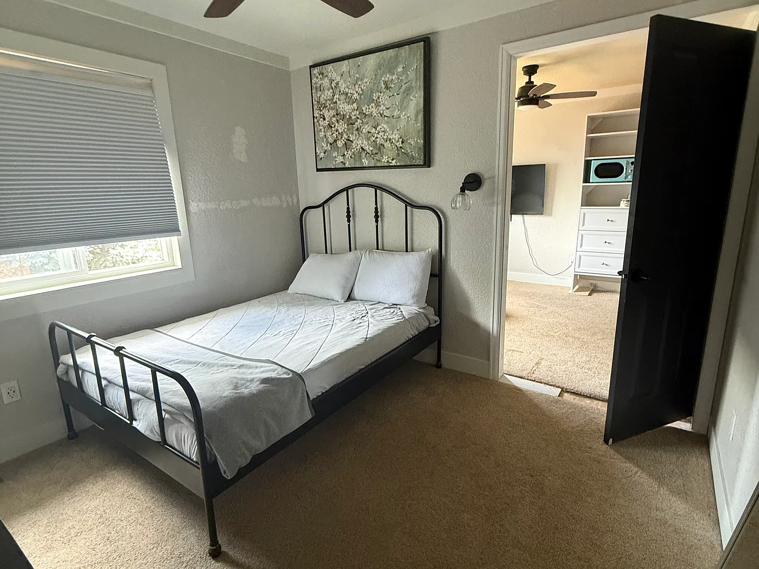 1 bed, 1000 sqft, $1,300 — Photo 2