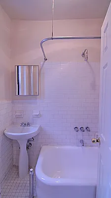 Rented by Tryax Realty Management | media 2