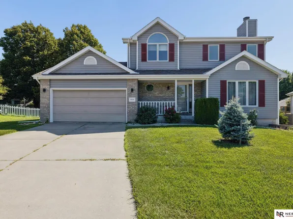 6530 Courtney Cir, Lincoln, NE 68516