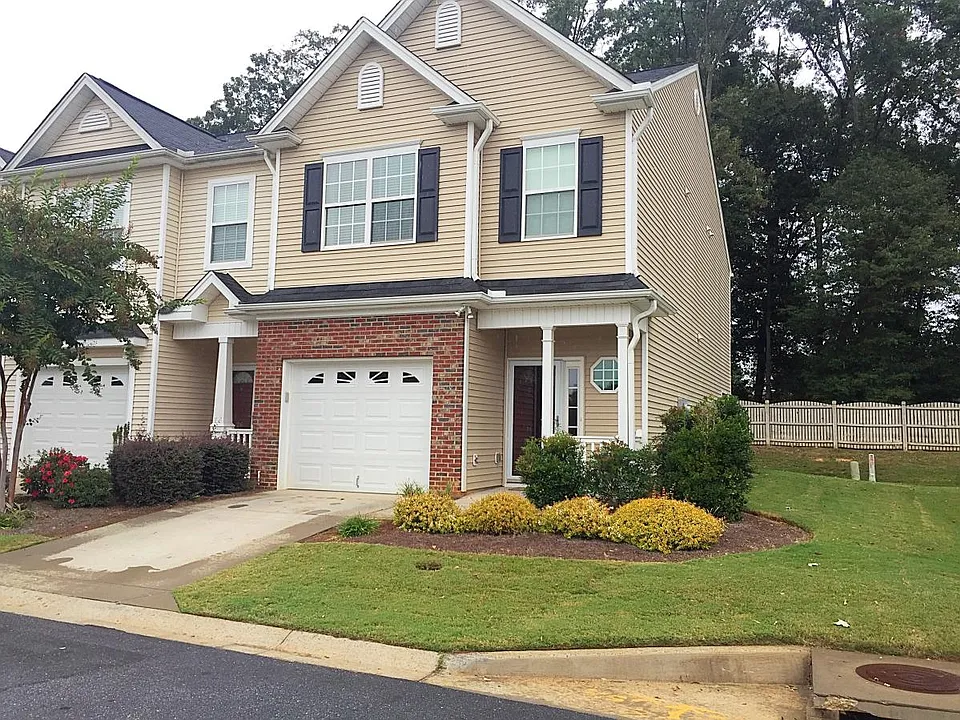 24 Bay Springs Dr