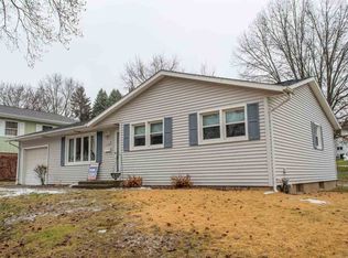 2224 Graham Cir, Dubuque, IA 52002