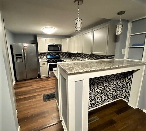 3rd image of 1920 E Genesee St #11497328