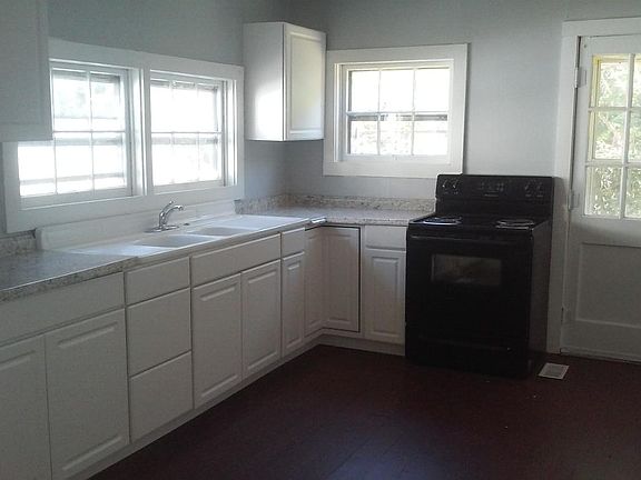 2nd image of 240 Lilleston Ave