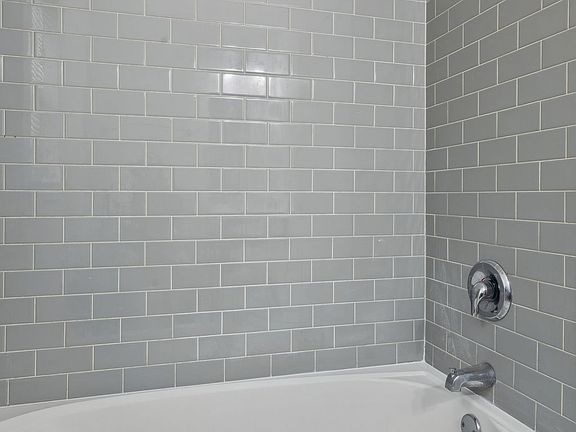 3rd image of 3044 Richmond St #5B