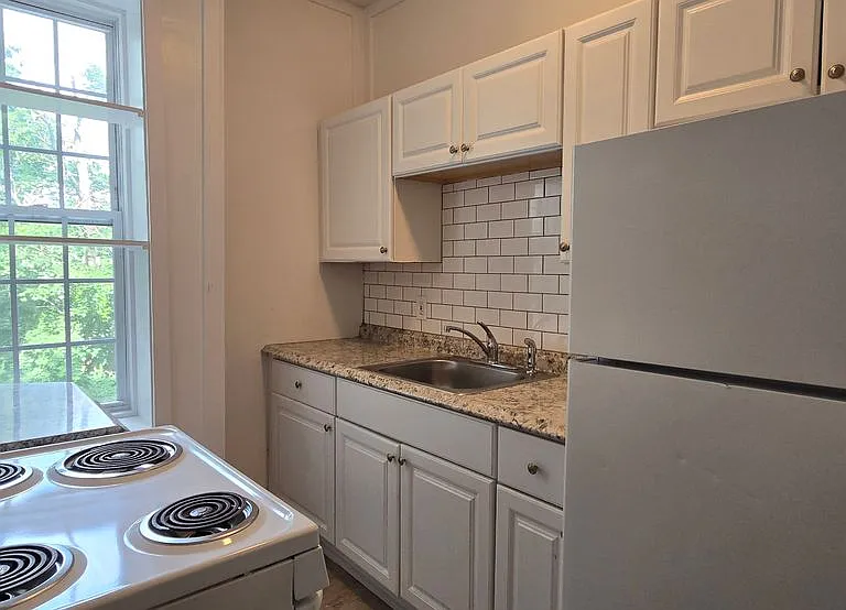 221 Broadway #3 — Photo 2