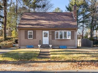 15 Hawthorne Rd, Holbrook, MA 02343
